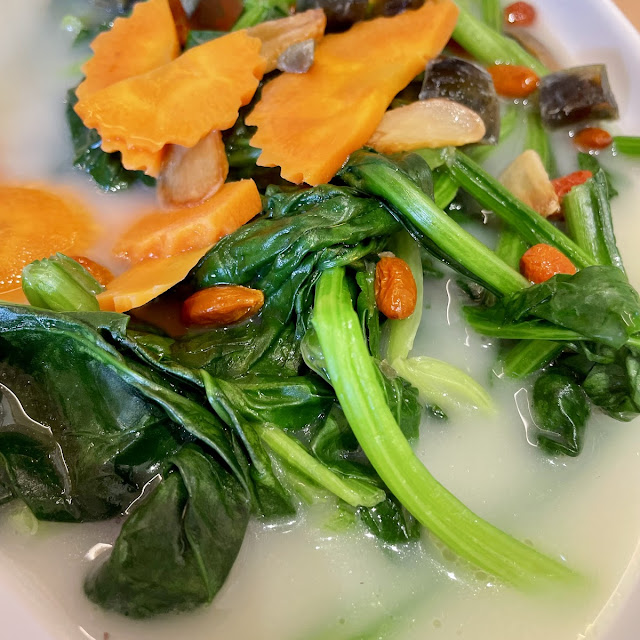 Stir Fried Chinese Broccoli with Sliced Fish Cake
