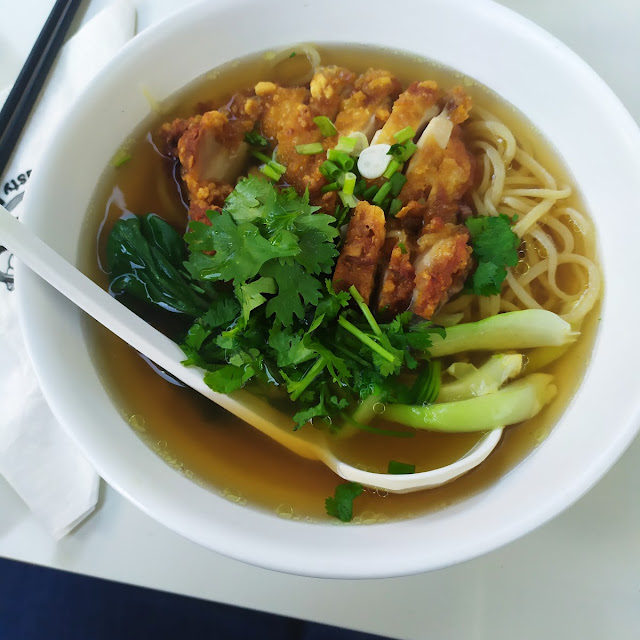 Soupe de Lamen Au Poulet Croustillant