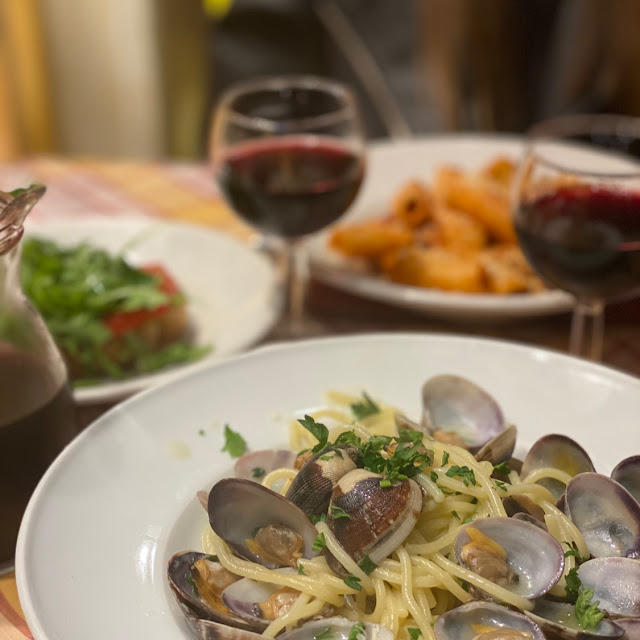Spaghetti Alle Vongole Spaghetti With Clams And Parsley