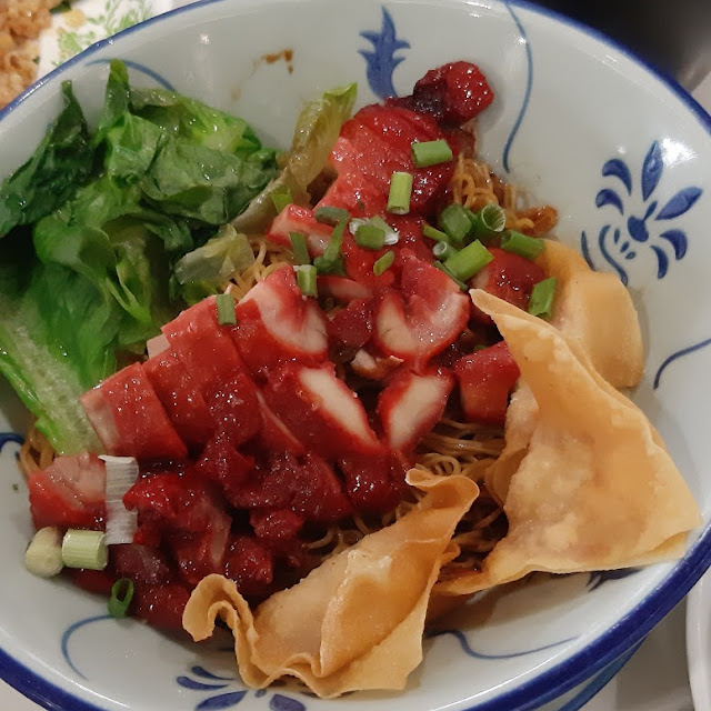 d372 BBQ Chicken Wonton Mee
