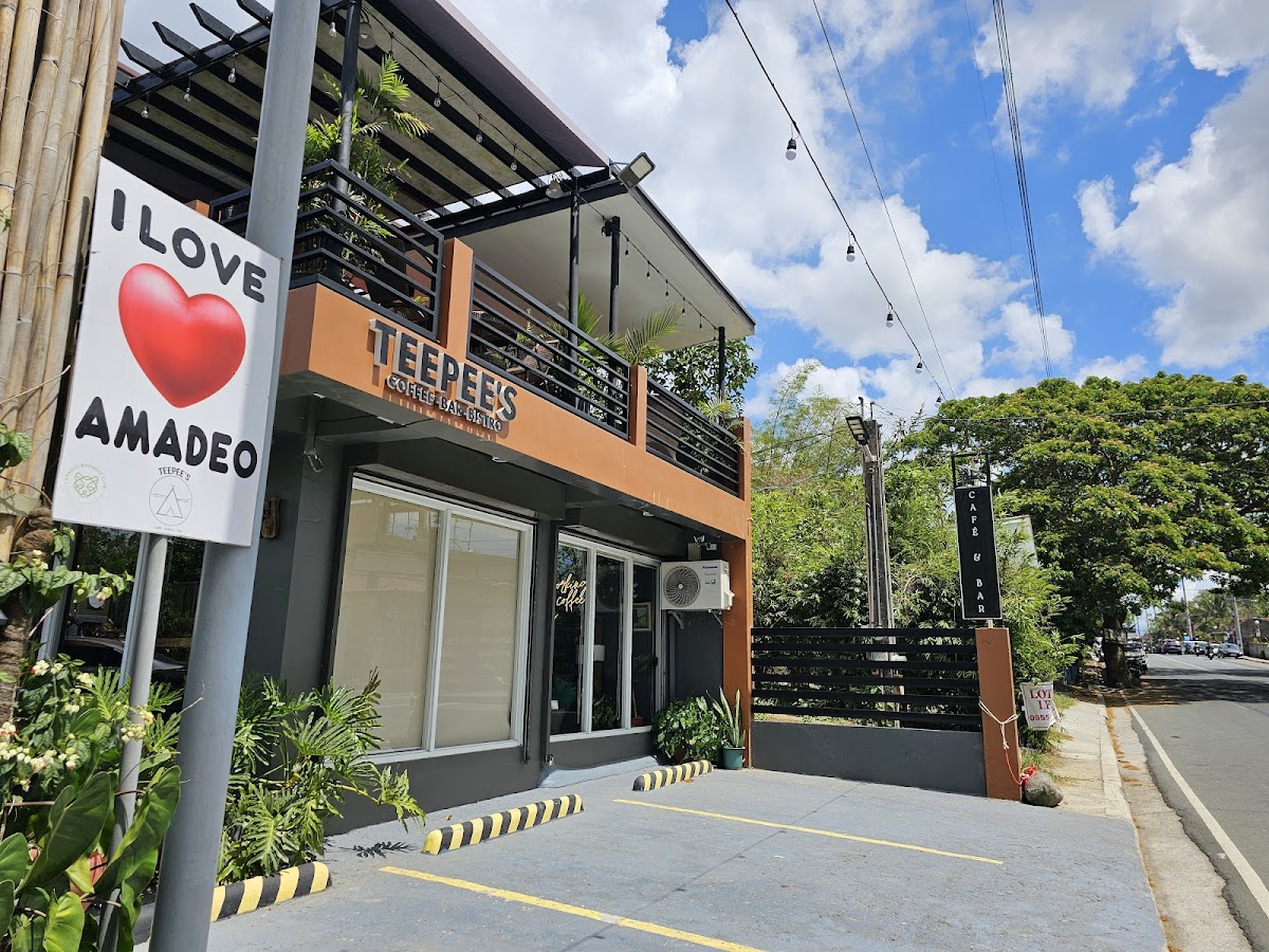 Teepee's Café and Bar