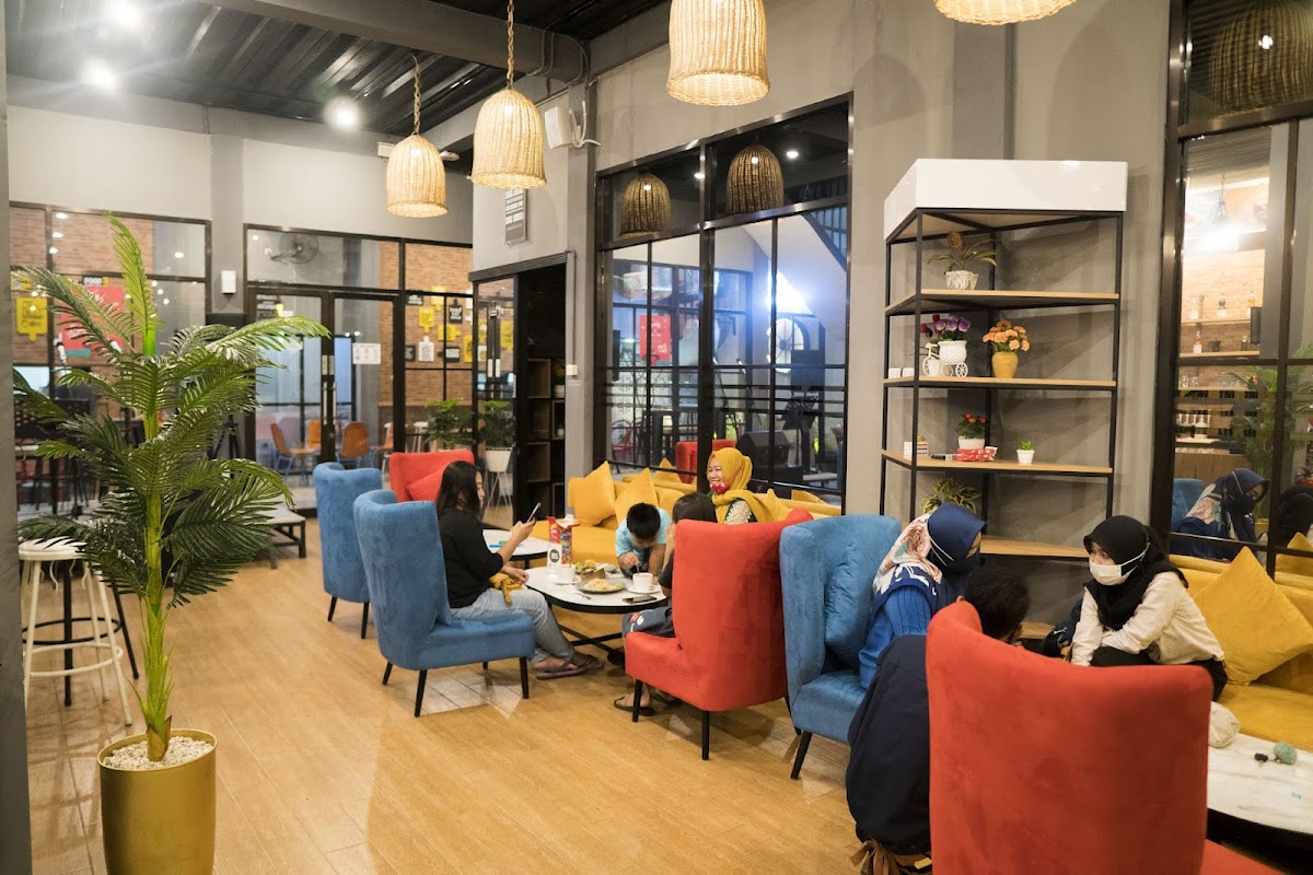 Tempat Kumpul Cafe