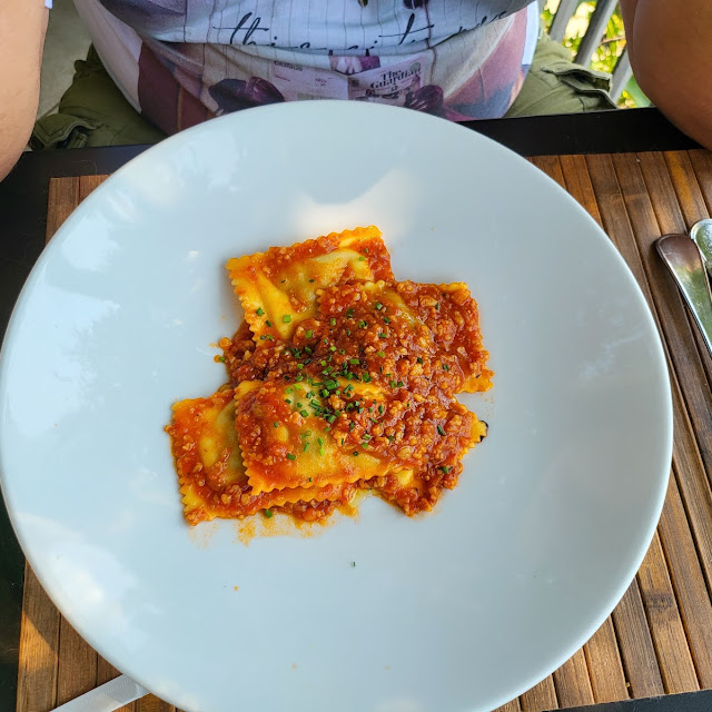 Ravioli Con Ragù Di Crostacei