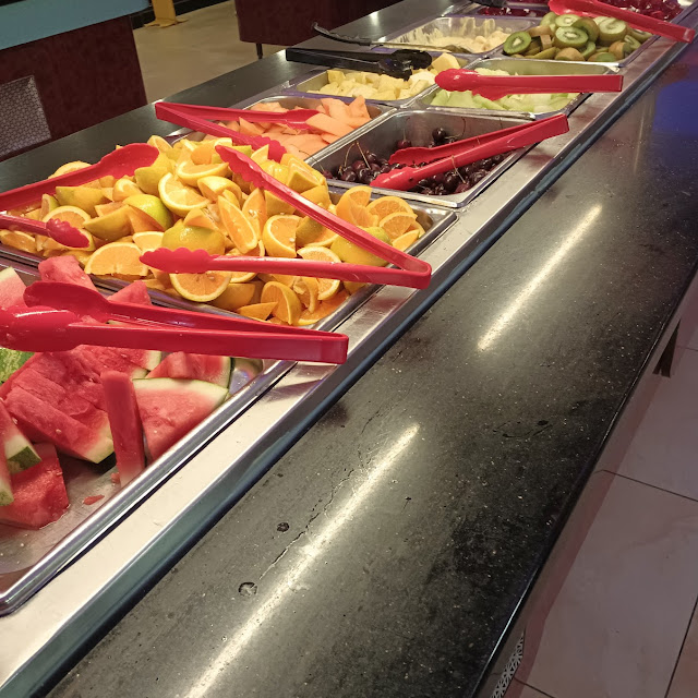 Fresh Fruit Salad Bar
