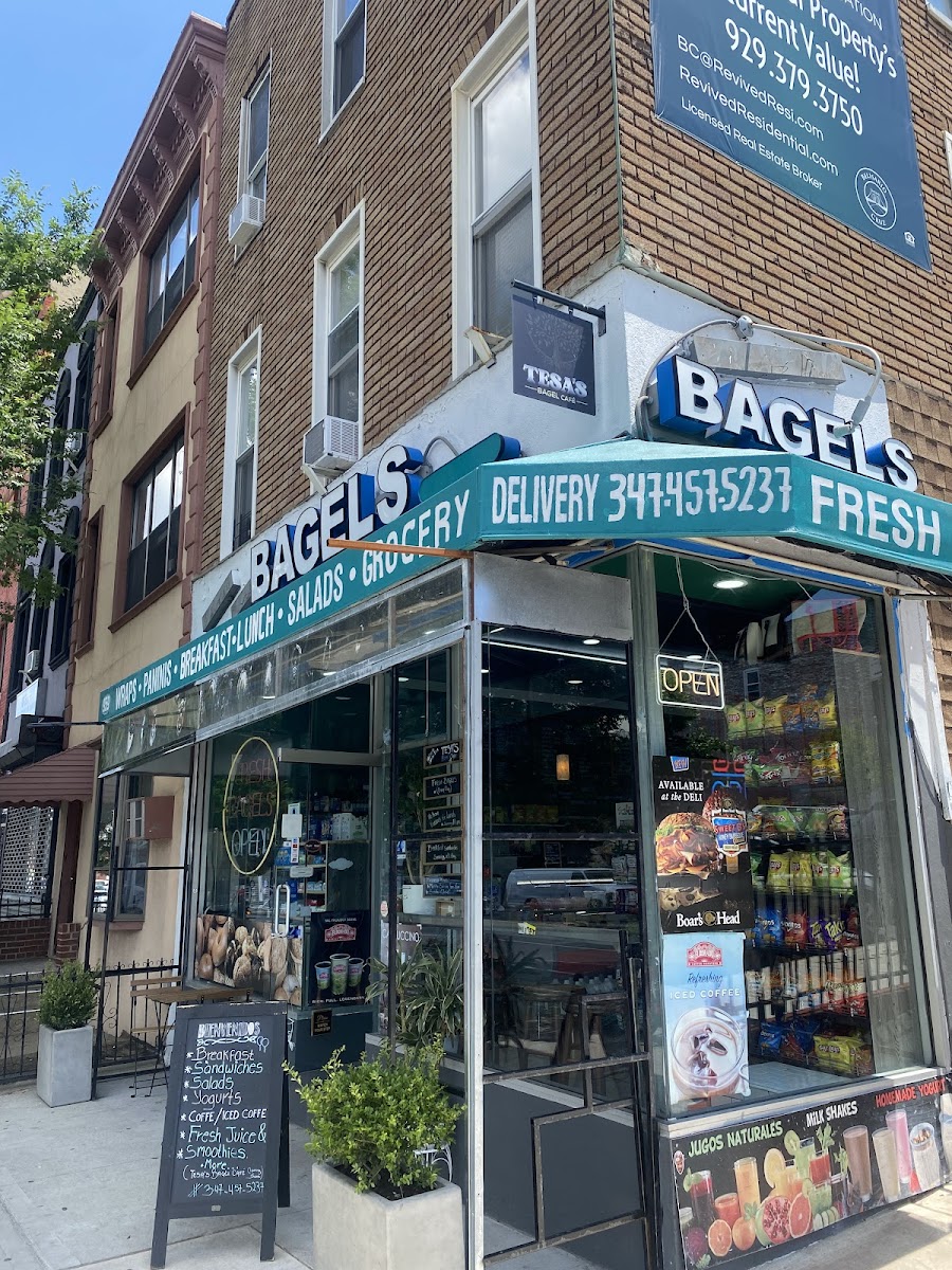 Tesa’s Bagel Café