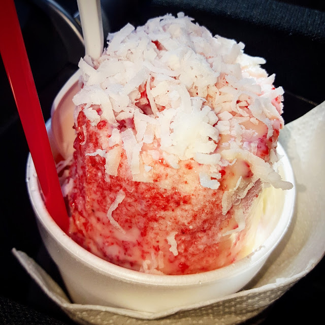 Natural Strawberry & Coconut w Cream