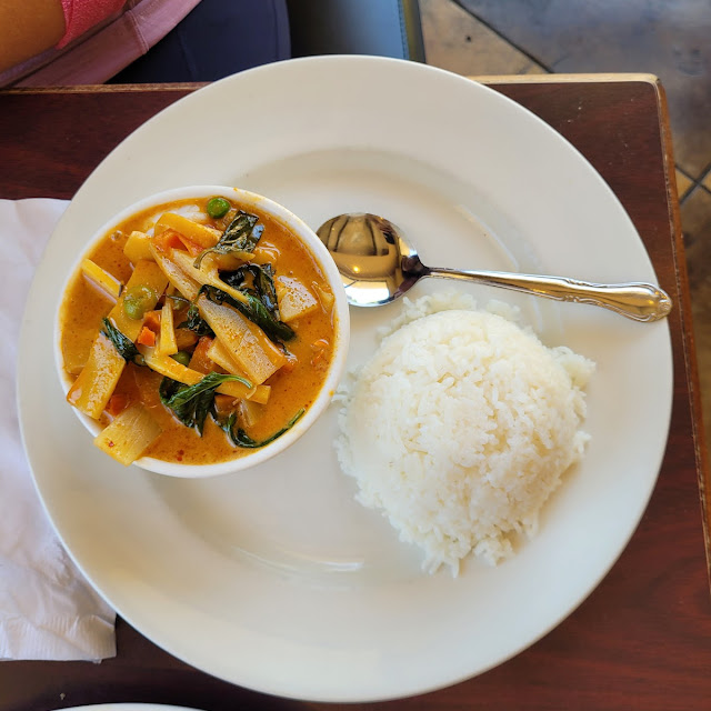 Red Chicken Curry w Rice