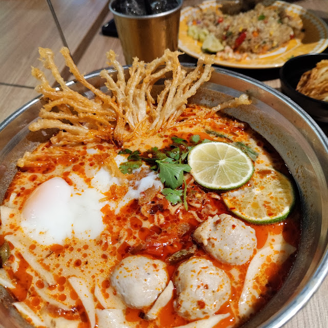 Tom Yam Mama Noodles with Chicken Balls