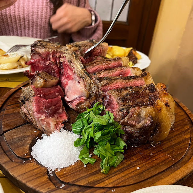 La Bistecca Fiorentina E Papate Arrosto