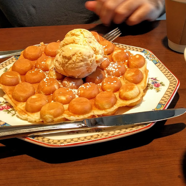 Hong Kong Waffle with Ice Cream