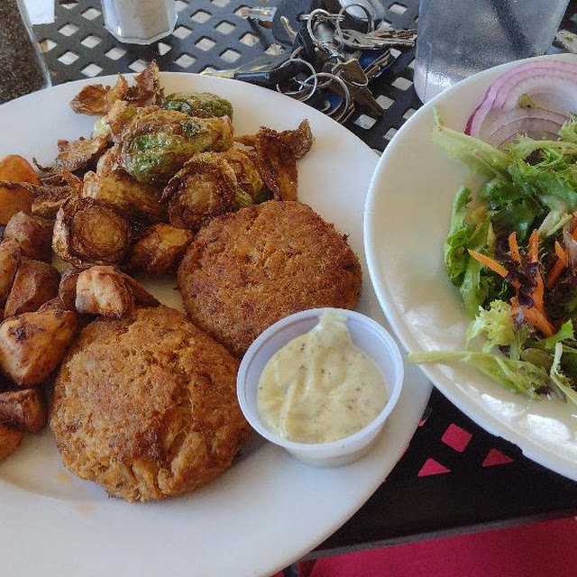 Crabcakes Dinner