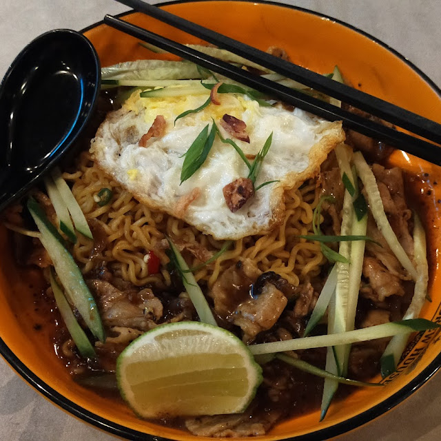 Fried Spaghetti Mamak Style with Roast Pork