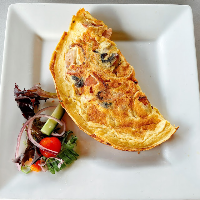 Bacon Mushroom & Onion Omelette
