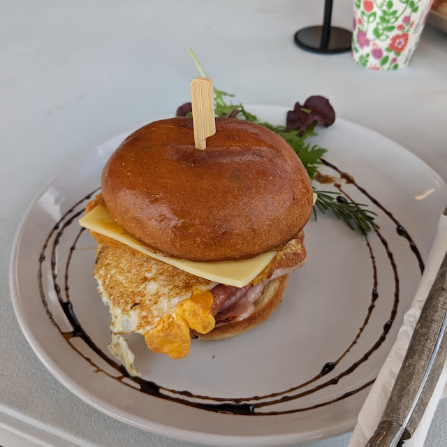 Breakfast Burger