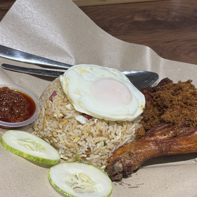 nasi lemak with egg 椰浆饭 鸡蛋