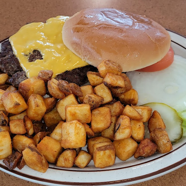 Cheeseburger Deluxe with Soup and American Fries