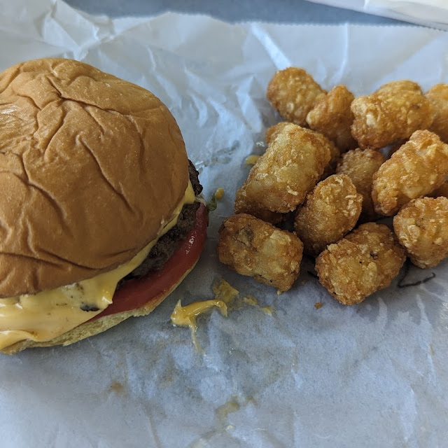 Regular Hamburger with Tots