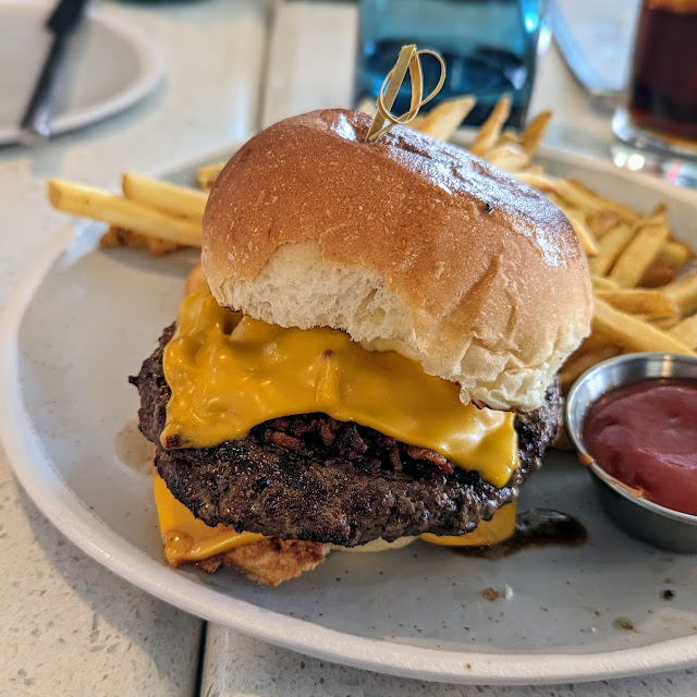 Rhett's Chee-Burger
