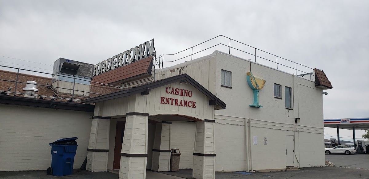 The Kafana at Bordertown