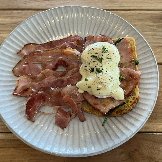 Eggs Benedict