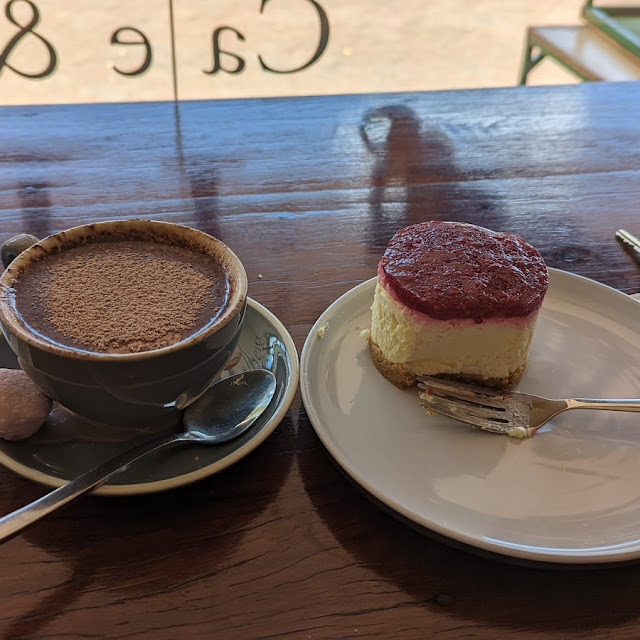 Cheese Cake and Hot Chocolate