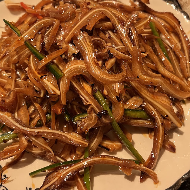 Stir-Fried Leeks with Dried Tofu and Pig Ears
