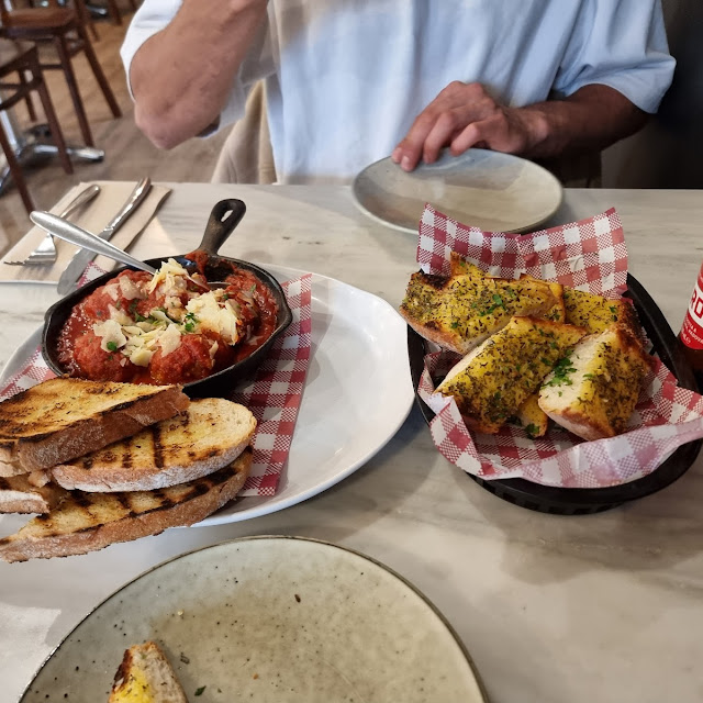 Garlic Bread and Meatballs