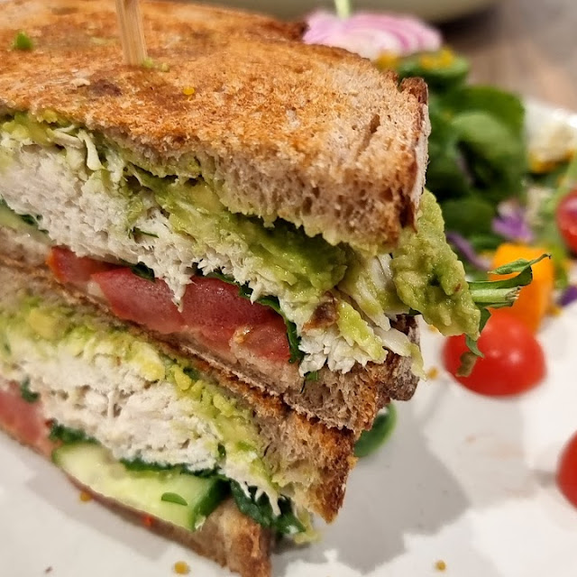 Chicken and Avo Sandwich