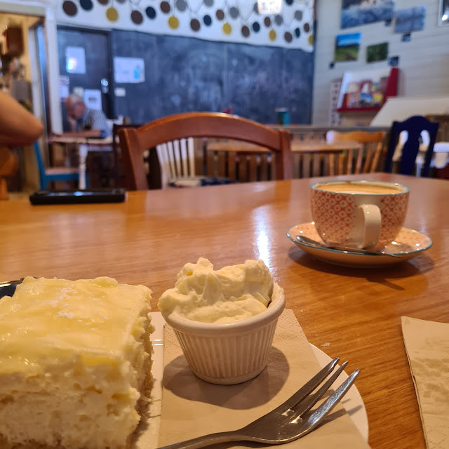 Pineapple Cheesecake Slice