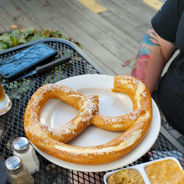 Giant Pretzel w Bier Cheese Sauce and Bavarian Mustard
