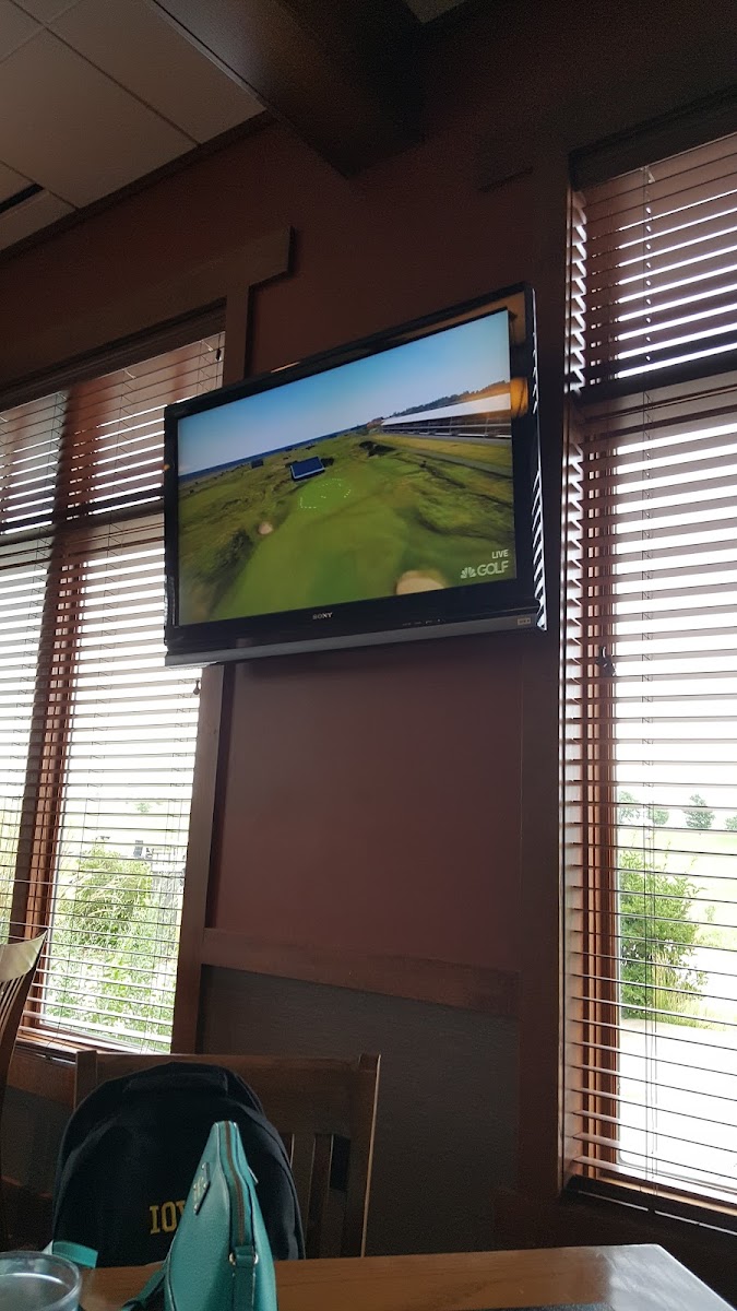 Tin Cup Bar & Grille