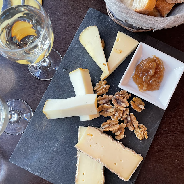 Plate of 4 Cheeses of the Moment