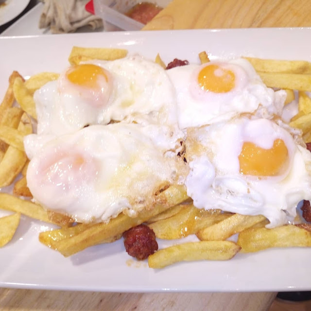 Huevos Revueltos Con Gulas Y Gambas