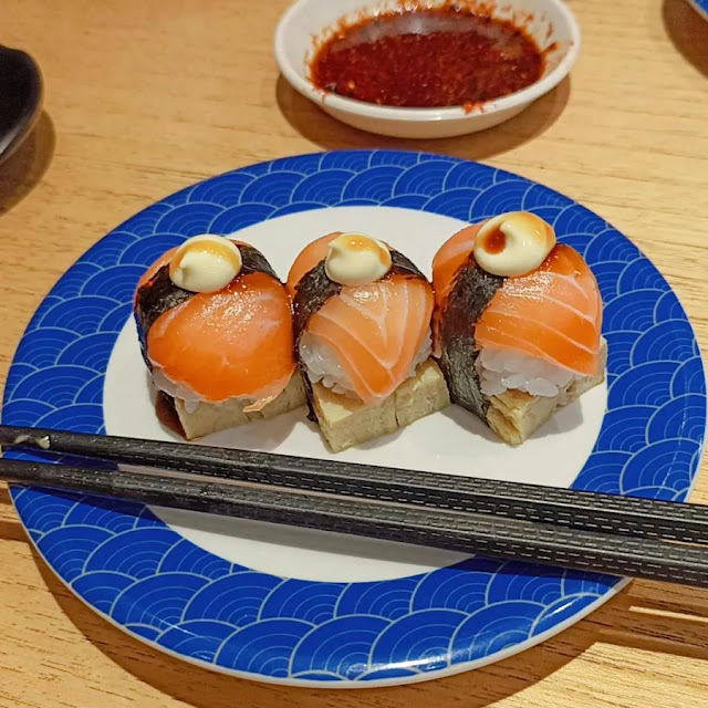 Salmon Tamago Ball Sushi