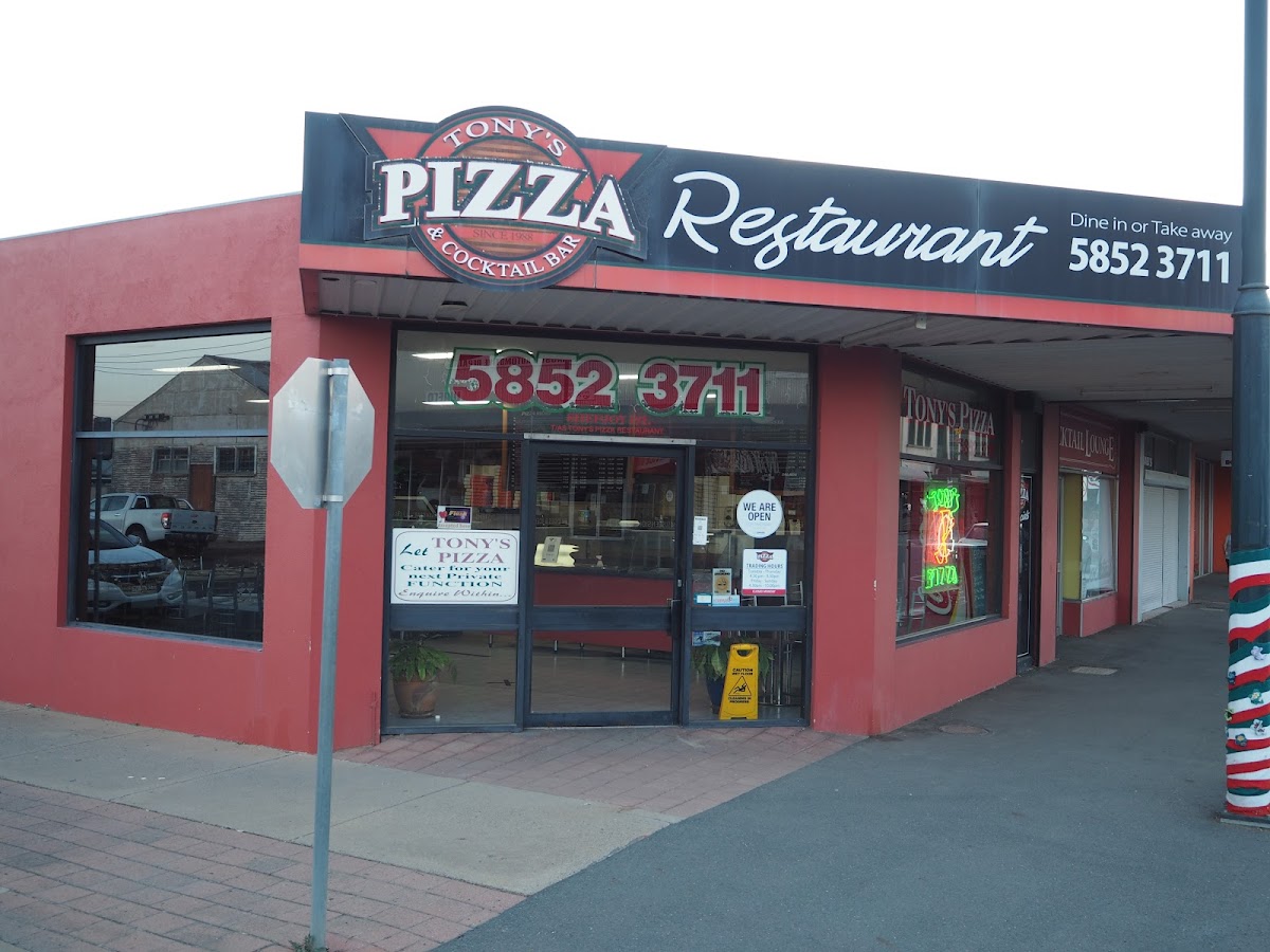 Tony's Pizza Restaurant & Bar