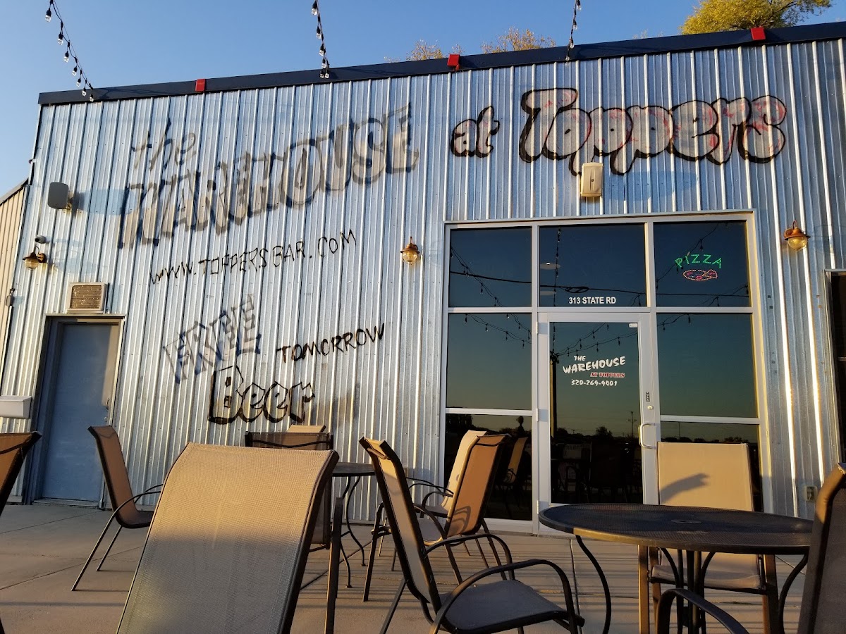 Topper's Bar & Grill