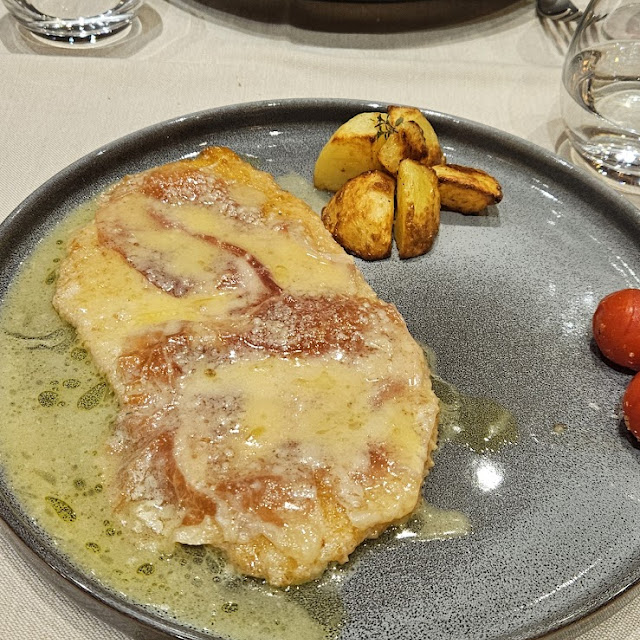 Cotoletta Alla Bolognese
