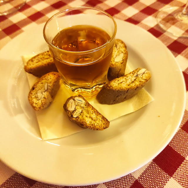 Cantucci E Vin Santo