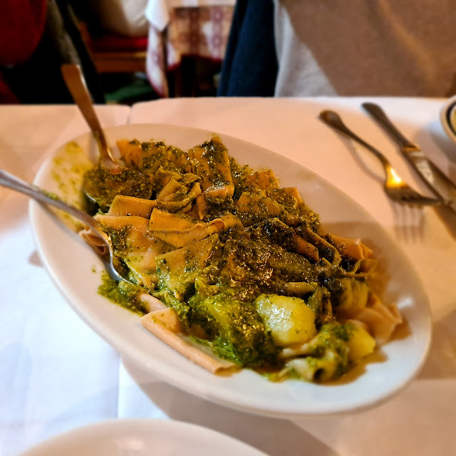 Batolli Al Pesto
