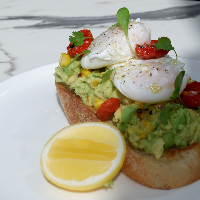 Smashed Avo & Poached Eggs