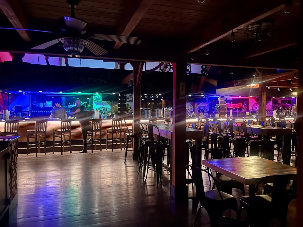 Tuckers Taproom & Smokehouse
