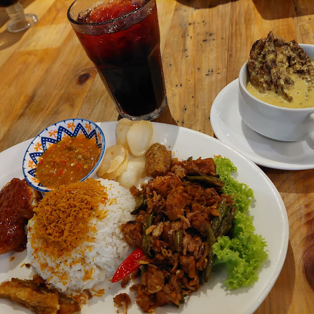 Nasi Ambeng