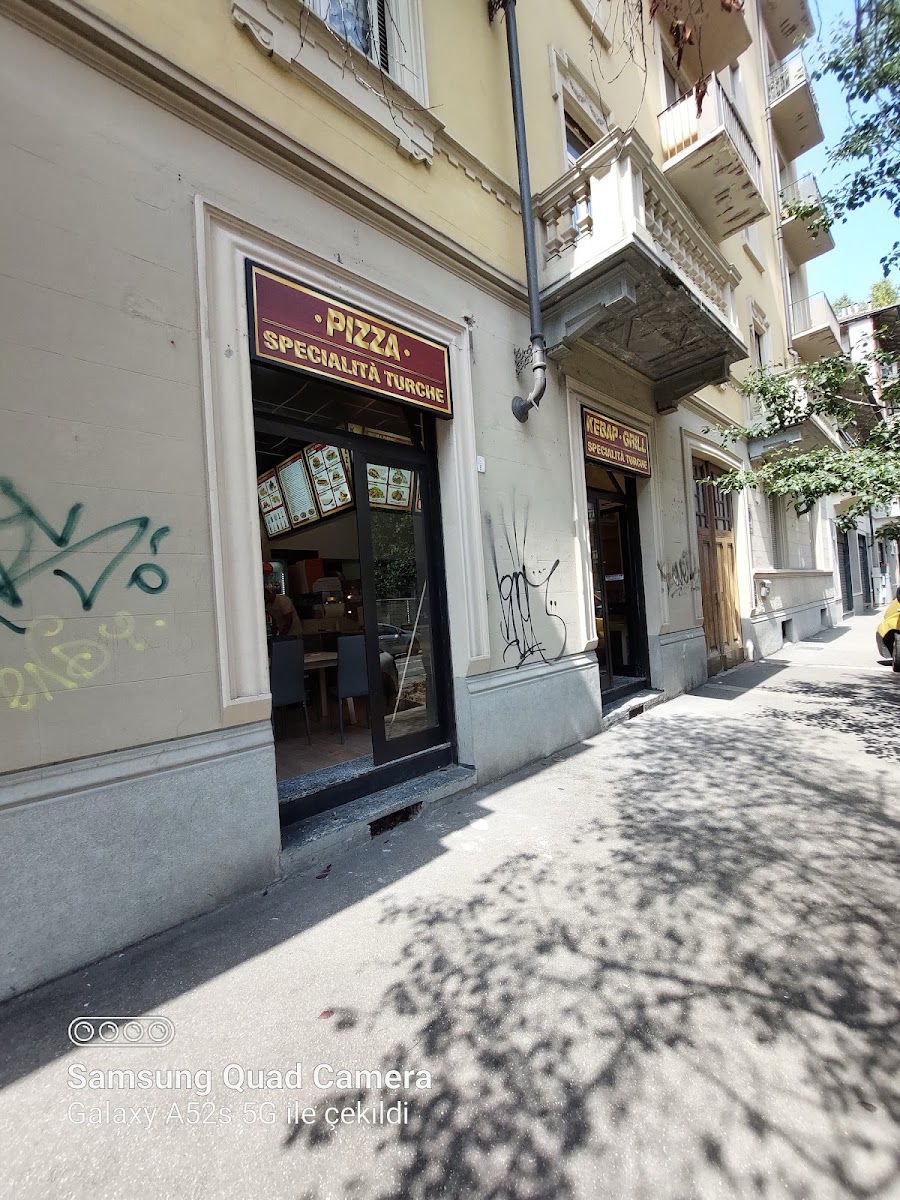 Turkish İstanbul EFENDI pizza kebap