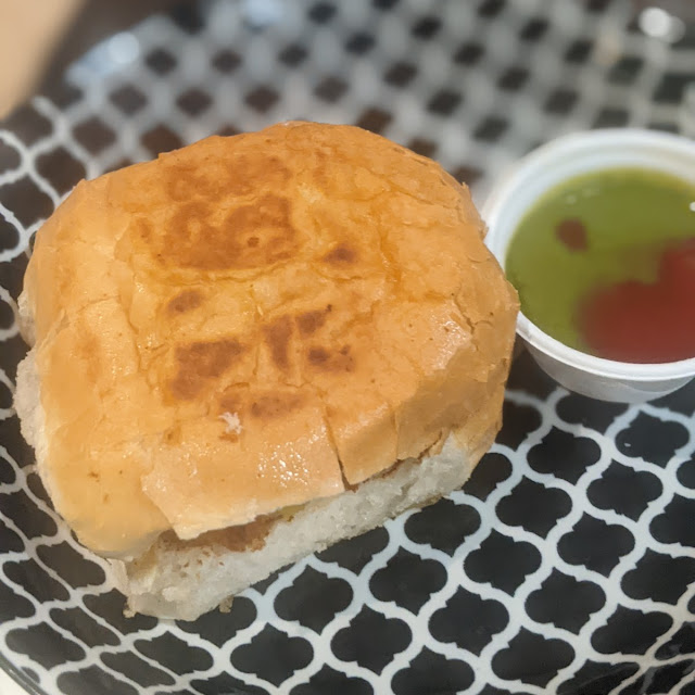 Vadapav