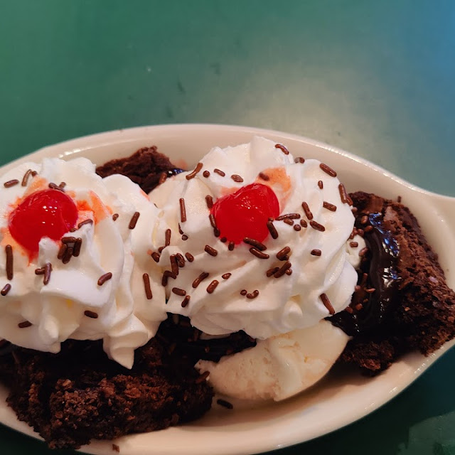 Hot Fudge Brownie Delight
