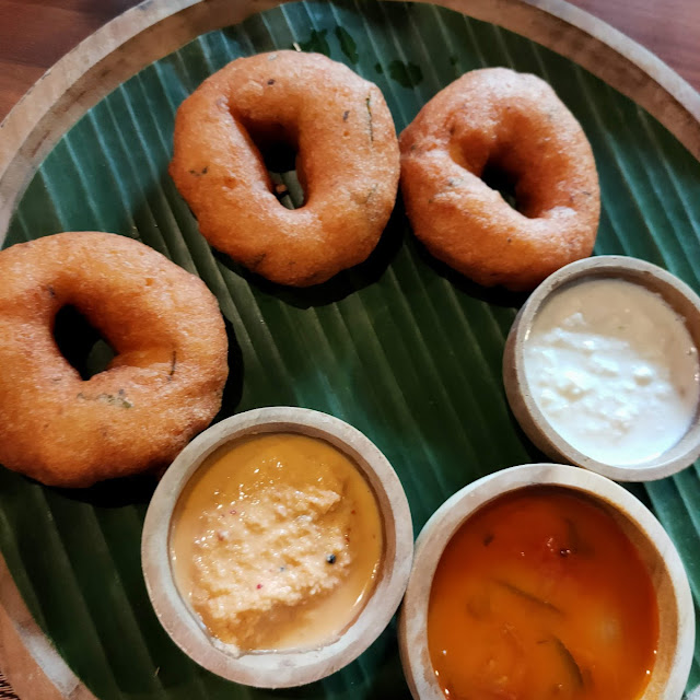 Udad Dal Vada Chutney Sambar