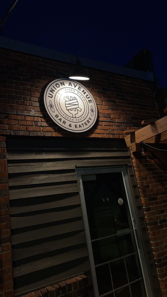 Union Avenue Bar & Eatery