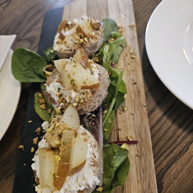 Roasted Pear Crostini