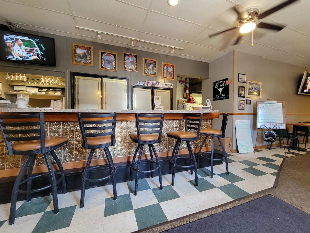 Uptown Restaurant & Lounge