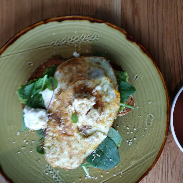 Smashed Avocado on Toast with Fried Eggs